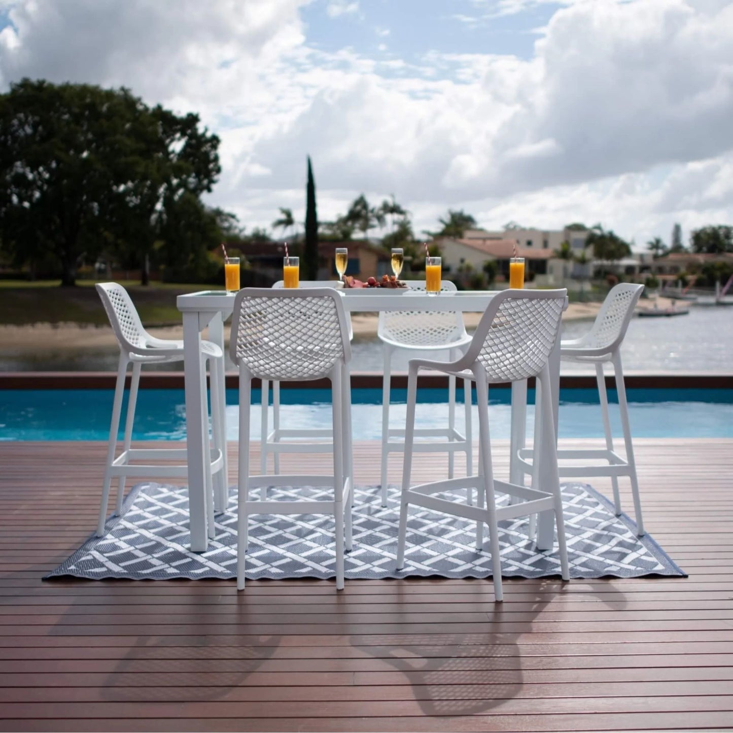 Nami Bar Stool, White